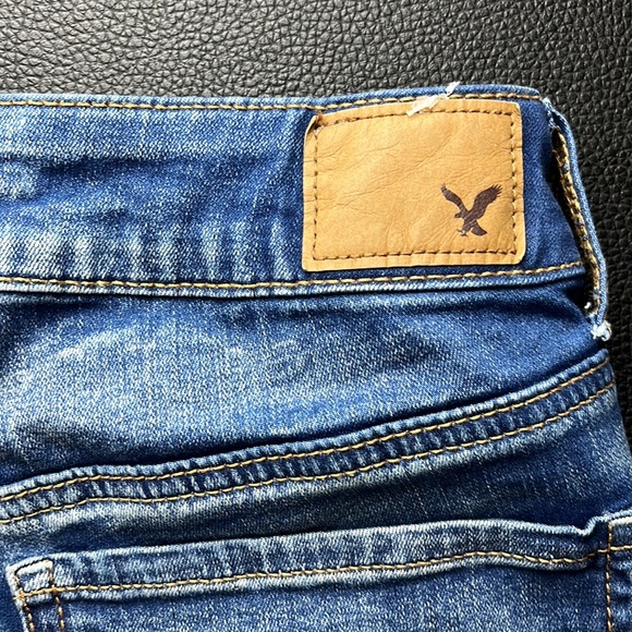 American Eagle Super Stretch Distressed Midi Shorts - Picture 4 of 7